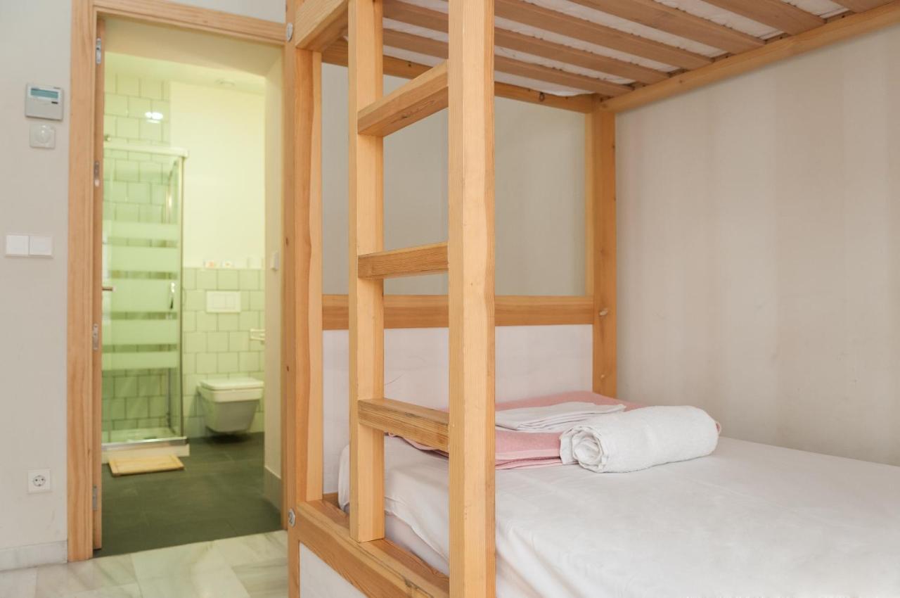 Hostal The Nomad Hostel&pension
